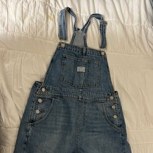 Levi’s Short Overalls